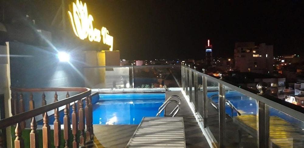 Sen Vang Luxury Hotel На Транг Екстериор снимка